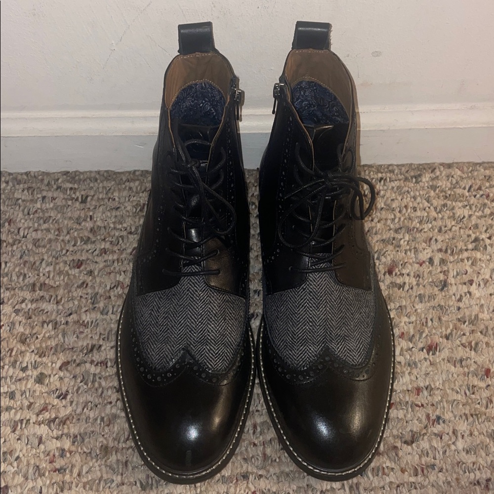Thomas and Vine Men’s Black and Gray Lace-Up Boots